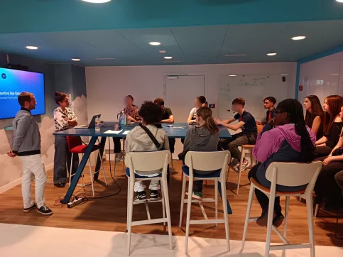 Jeunes à la fondation TF1
